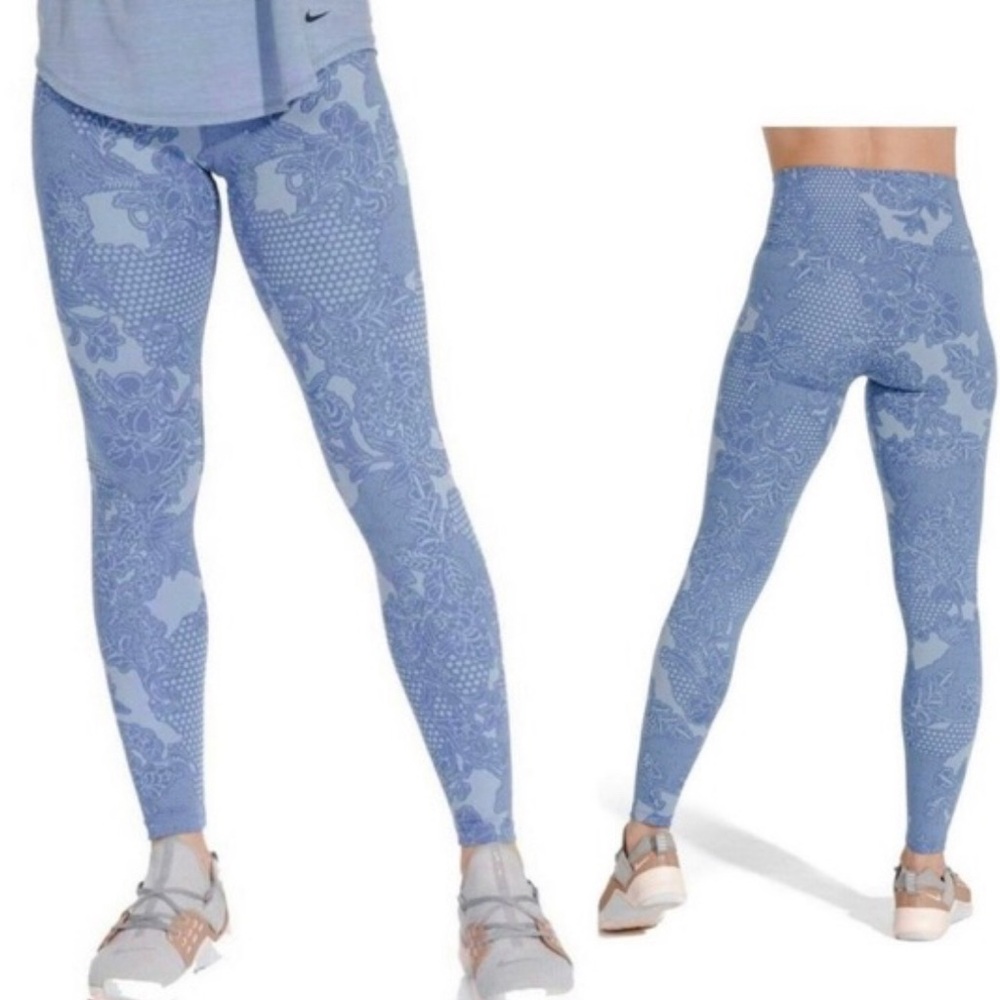 Printed Nike Dri-fit leggings in EUC